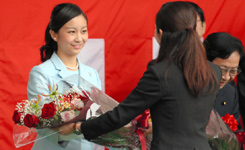 日本佳子公主身着淡蓝套装 出席海洋调查船下水仪式