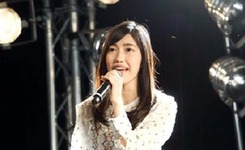 渡边麻友出席新曲发售纪念活动 称已考虑毕业