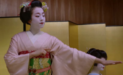 &ldquo;日本花滑女神&rdquo;浅田真央拍广告 化身美艳艺伎