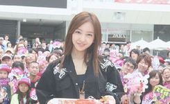 板野友美出席新单曲发售活动