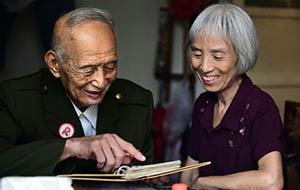 额角的弹痕是永不褪色的勋章&mdash;&mdash;访93岁抗战老兵王默村（图）