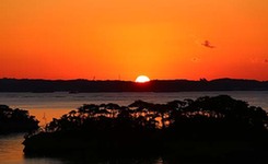 日本宫城县松岛的日出