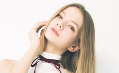 俄美少女代言日本品牌