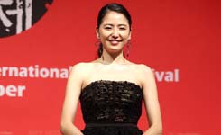 长泽雅美亮相釜山