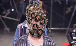 模特满头别针引爆眼球