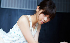 西野七濑碎花清新可人