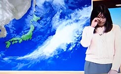 日本女主播边哭边播报天气(图)
