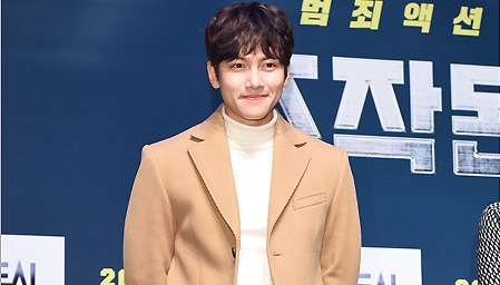 池昌旭沈恩京新片发布会 《被操纵的都市》再秀高强度打戏