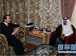 何平与卡塔尔首相兼外交大臣哈马德会谈