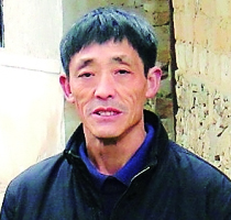 用扁担挑起孩子的希望——记湖南省宁乡县巷子口镇檀树小学校长陈宋瑜