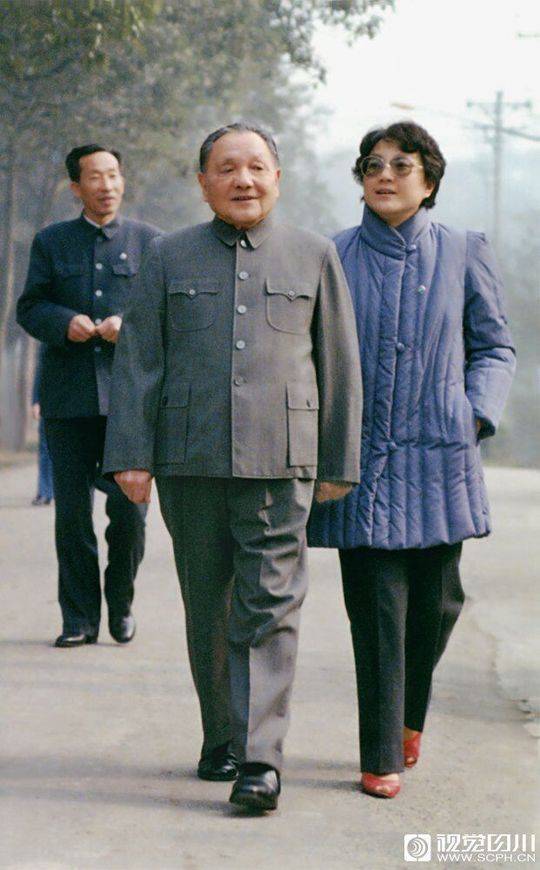 曾为邓小平拍照的四川资深摄影记者唐正益去世