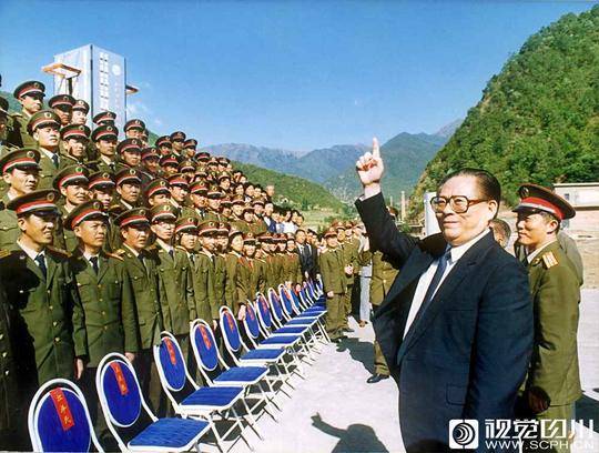 曾为邓小平拍照的四川资深摄影记者唐正益去世