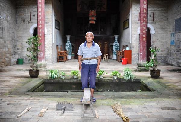 （壮丽70年&middot;奋斗新时代&mdash;&mdash;记者再走长征路）（1）编进草鞋里的苏区军民鱼水情