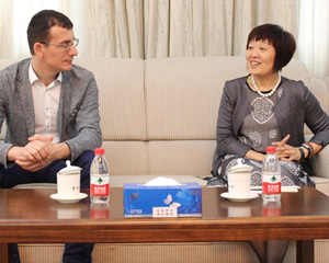 王冬梅在京会见乌克兰新闻代表团