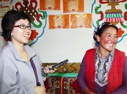 藏族阿妈将三个儿子送到天津红光中学读书