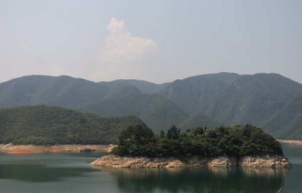 【清华新闻学子安徽行】直播金寨 讲带温度的故事