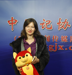 中国与俄罗斯记者马丽娜