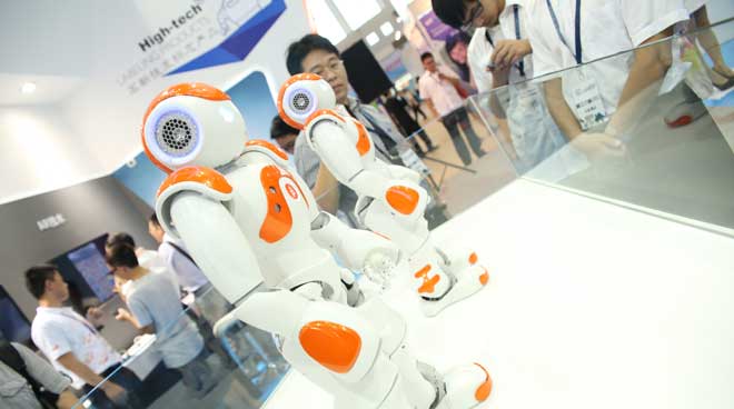 第三屆寧波智博會現場展出的機器人