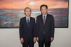 新华社社长蔡名照会见日本共同社社长福山正喜