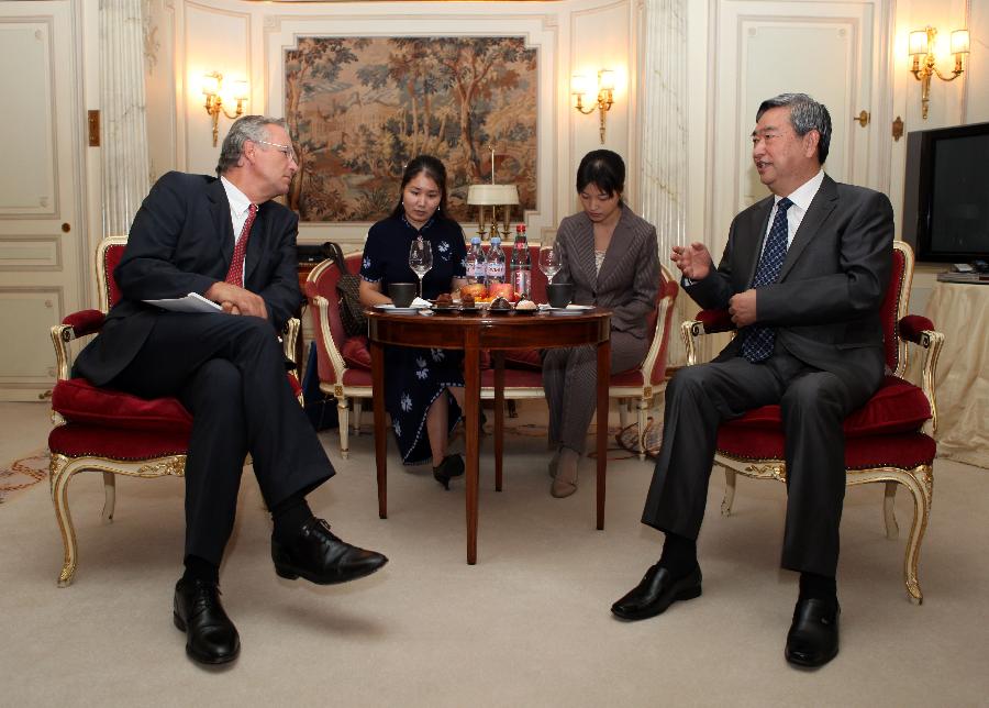 李从军社长会见欧洲卫星公司首席执行官