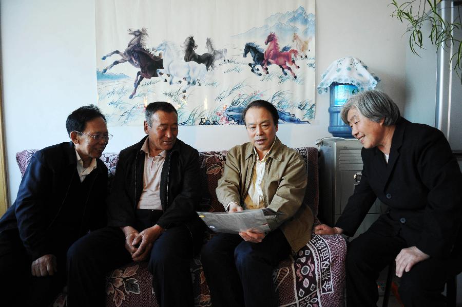 新华社总编辑何平到黑龙江省进行“走转改”活动蹲点调研采访