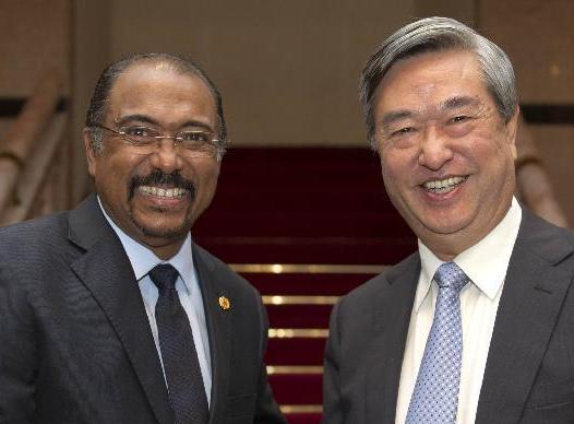 李从军会见联合国副秘书长兼艾滋病规划署执行主任西迪贝