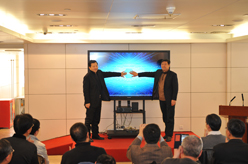 新华社首创的“新闻信息超市电子交易平台”启动