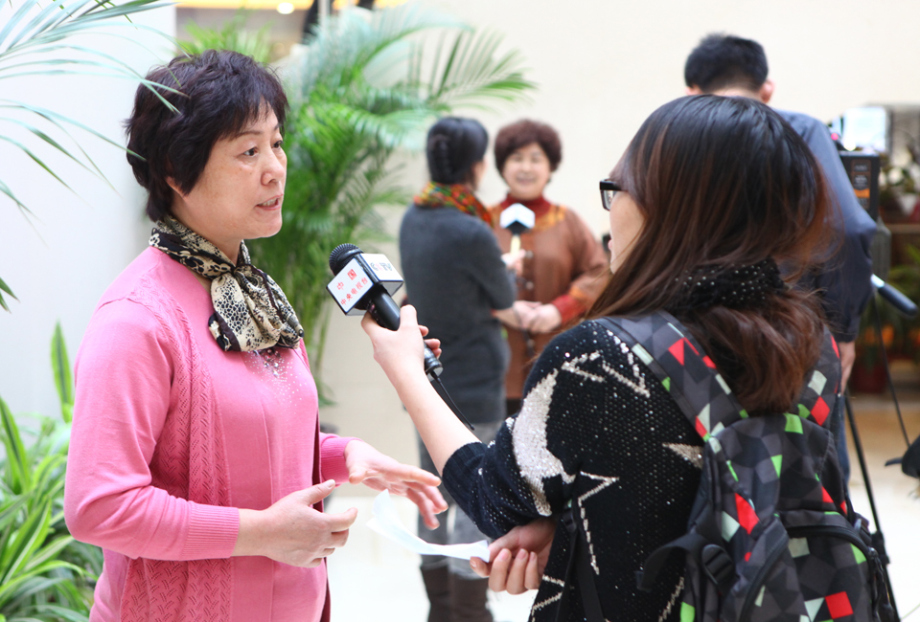 探访2013全国"两会"新闻中心(组图)