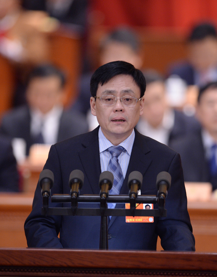 何维委员在大会上发言