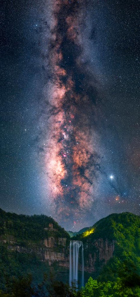 七月和八月，我国公众可赏“银河落九天”天文奇景-新华网