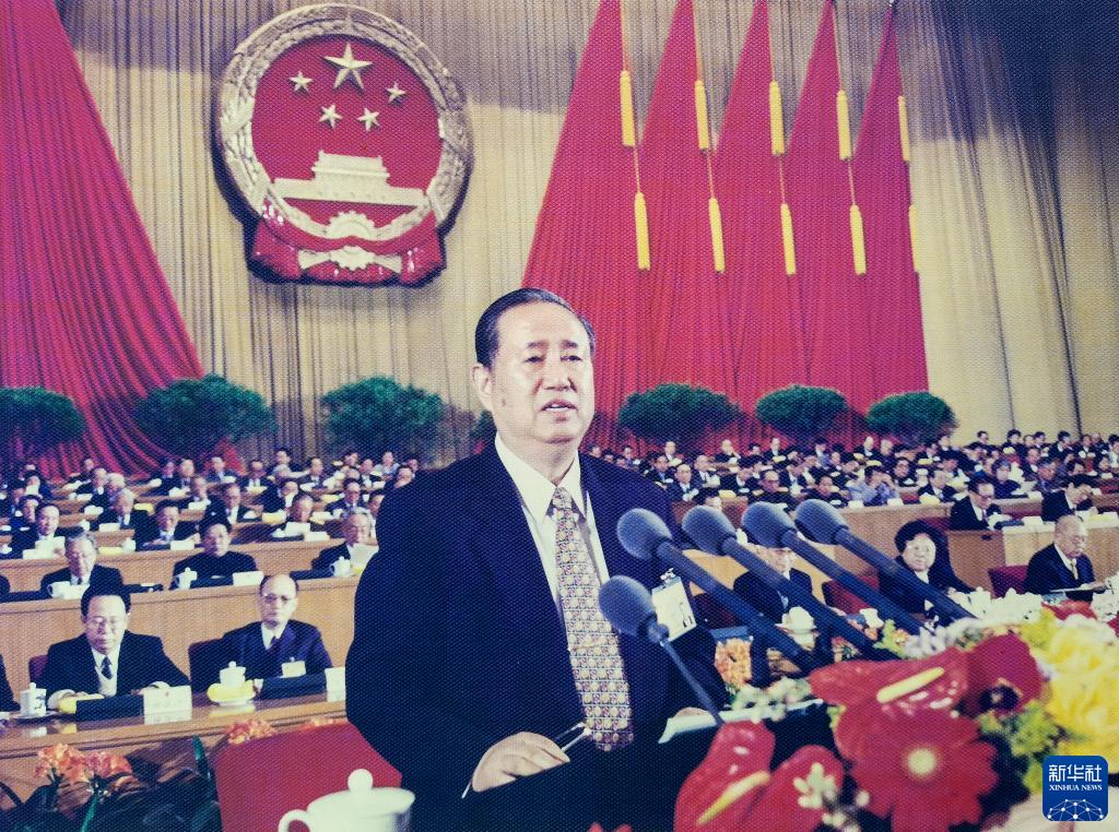 姜春云同志生平