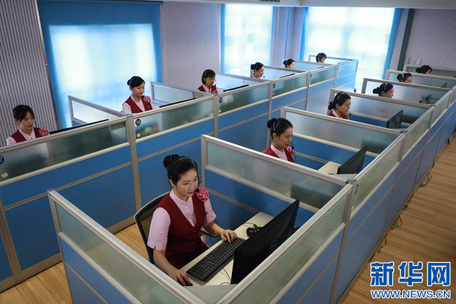 探访铁路12306客服最忙时一天接电话超300个