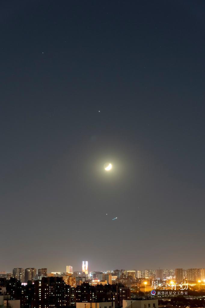土木双星伴月14日和15日连续上演天若晴肉眼可见