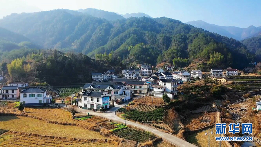 航拍安徽省岳西县五河镇河南村冬日风光.