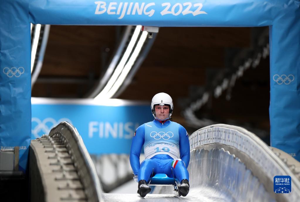 雪橇男子单人赛赛况
