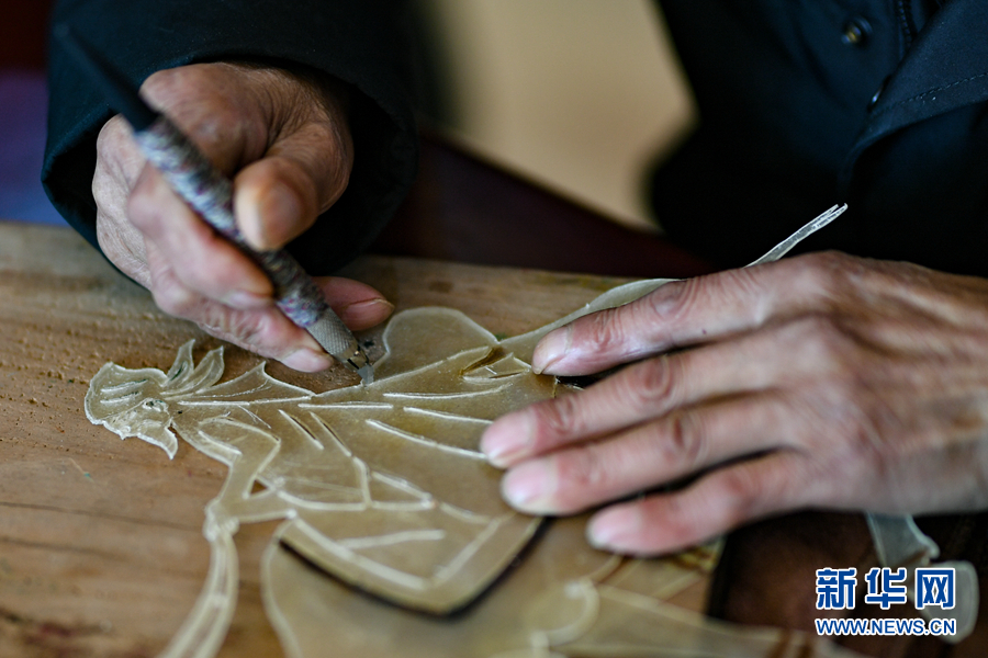 年味里的非遗丨青海化隆的这支皮影剧团皮出了新花样