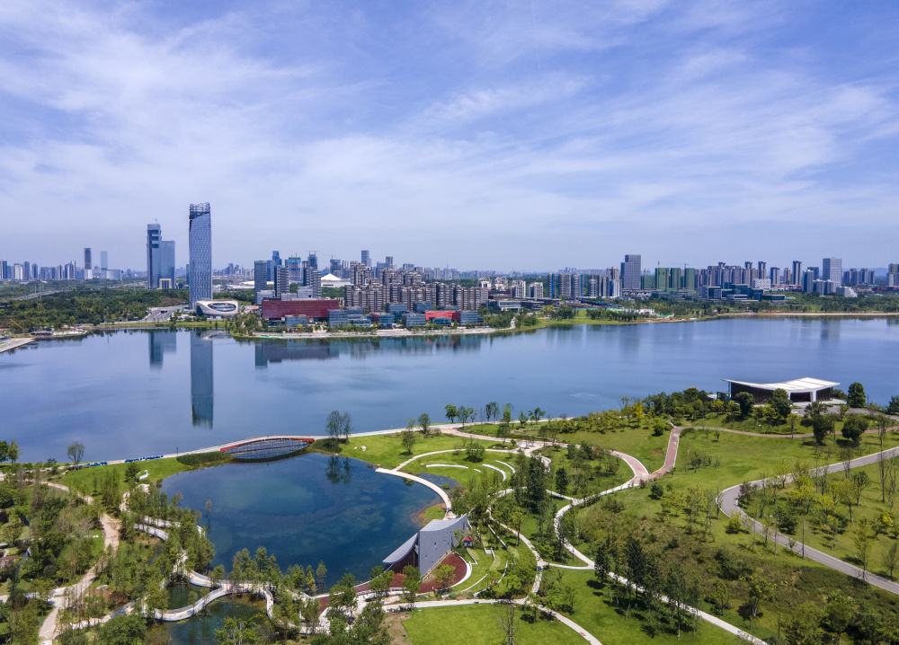奋进的成都正幸福-新华网