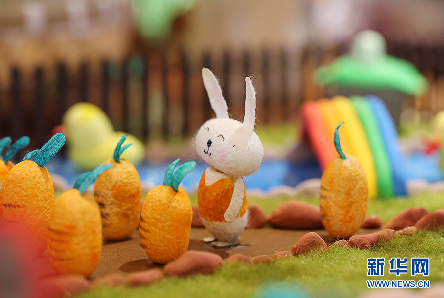 萌翻了这群小学生将蚕茧变成可爱小动物