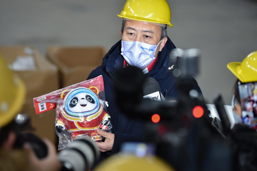 难说再见 期待重逢——“冰墩墩”“雪容融”实体销售下线倒计时(图3) 难说再见 期待重逢——“冰墩墩”“雪容融”实体销售下线倒计时(图3)