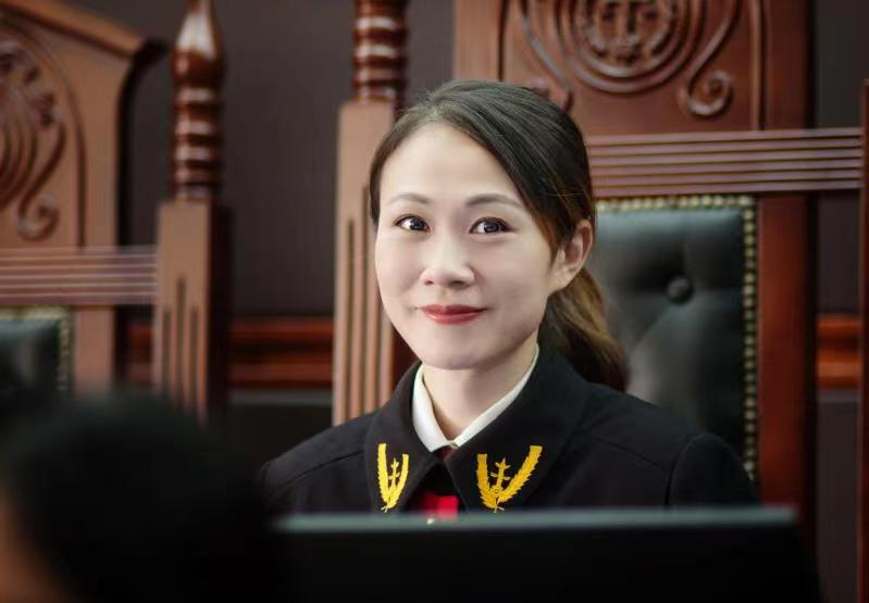 王群英:铁骨柔情 司法为民