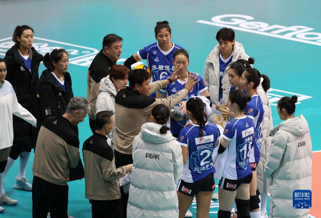 排球——女排超级联赛:上海光明优倍队胜浙江西塘古镇队-新华网