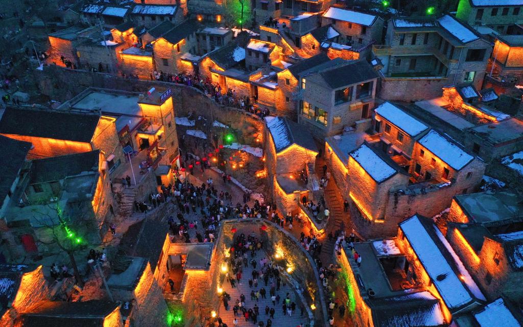 河北涉县大洼村冬季夜景(无人机照片).