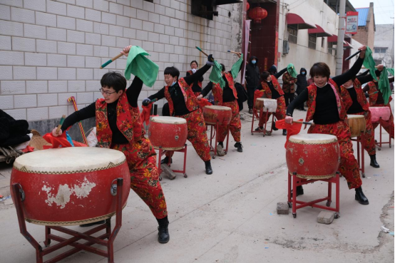 新春走基层丨河南封丘:"威风锣鼓"敲出农村妇女新生活