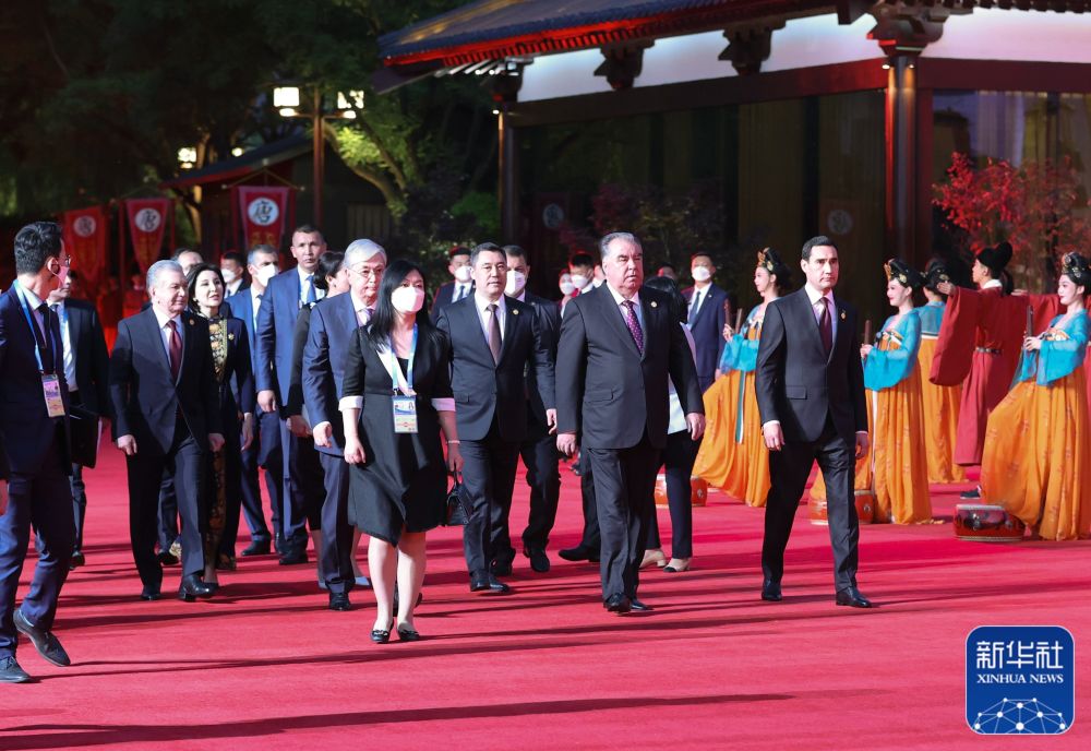 这里上演独具特色的欢迎仪式陕西省西安市大唐芙蓉园中亚五国元首抵达