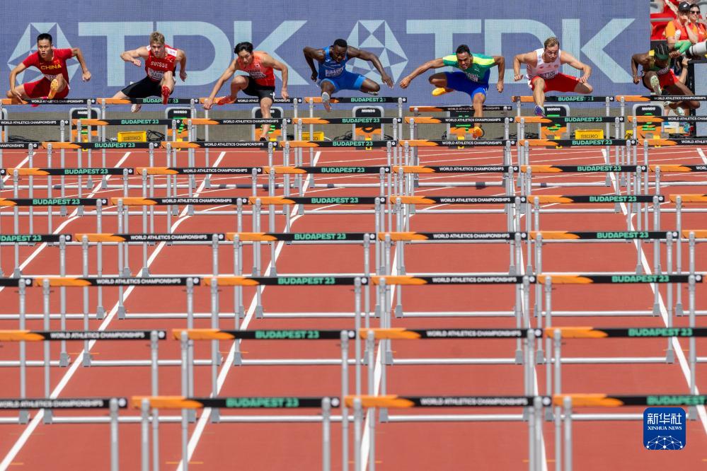 田径世锦赛——男子110米栏第一轮:朱胜龙无缘晋级-新华网