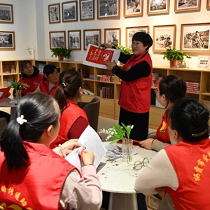 新华全媒+丨赴一场奉献社会、提升自己的“爱心之约”——全国多地学雷锋志愿服务活动扫描-新华网