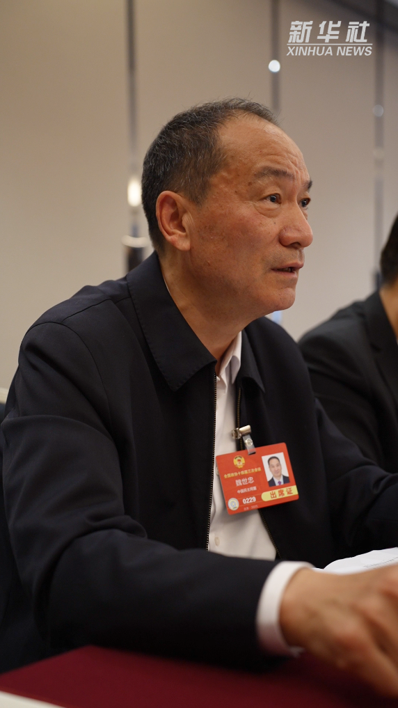 秀我中国丨当大学校长“火”了怎么办_2025全国两会大型融媒体专题_新华网