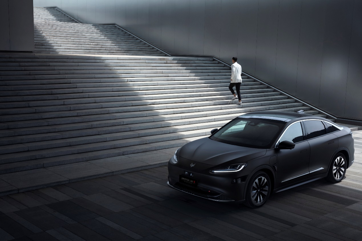 极狐阿尔法s 华为hi版和它的标杆们