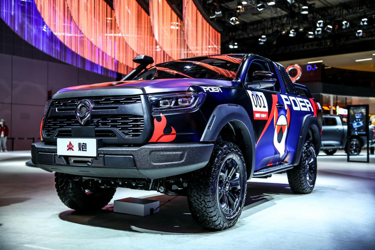 甄子丹携手陆上皮卡航母战队燃爆2021上海车展