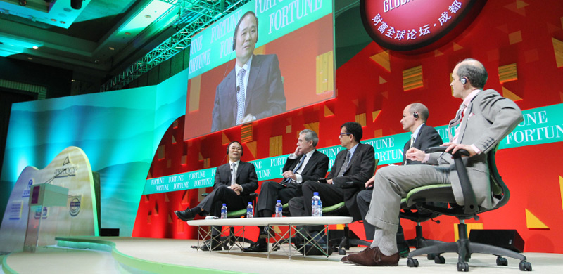 李书福在进军全球市场战略分论坛上发言